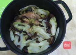 煎煮海鱼白菜牛肝菌花菇煲的做法图解4