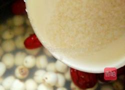 红枣莲子美容汤的做法图解4