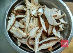 香菇炒莲藕的做法图解2