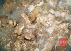 鄂尔多斯特色菜之――猪骨头烩酸菜的做法图解4