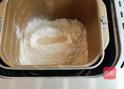 咸味版肉松土司卷的做法图解1