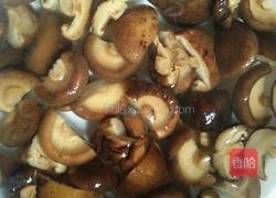 香菇蒸鸡的做法图解2