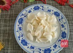 百合炒鸡蛋的做法图解1