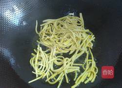 韭菜炒百叶的做法图解3