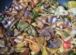 肉沫蚕豆鲜香蝴蝶面的做法图解9