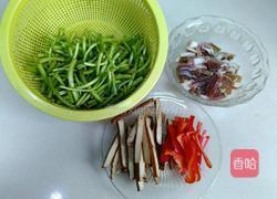 芦蒿香干炒咸肉丝的做法图解1