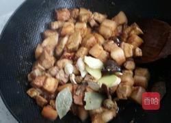 五花肉炖鹌鹑蛋的做法图解5
