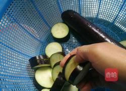 炸茄盒的做法图解3