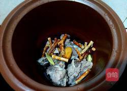 五指毛桃煲筒骨汤的做法图解6