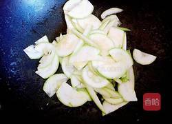 西葫芦炒鸡蛋的做法图解5