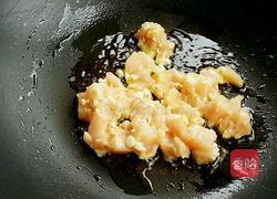 老干妈鸡丁炒饭的做法图解3