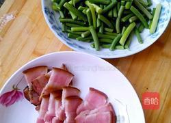 腊肉炒蒜台的做法图解2