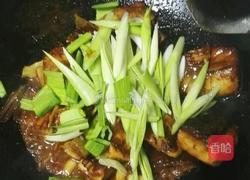 蒜爆腊鱼块的做法图解4