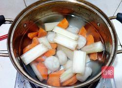 胡萝卜马蹄竹蔗水的做法图解3