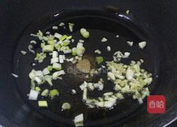 蒸肉炒酸菜的做法图解2