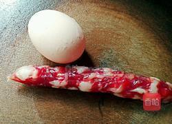 腊肠蒸鸡蛋的做法图解1
