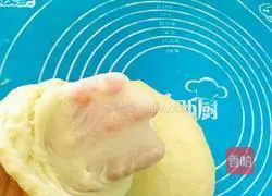 Illustration of how to make garland cheese bread (soup) 8