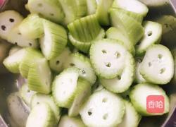 白油丝瓜的做法图解1