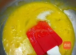 手绘草莓蛋糕卷的做法图解3