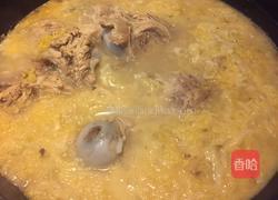 酸菜炖大骨头的做法图解7