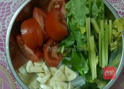 西红柿煮福寿鱼的做法图解1