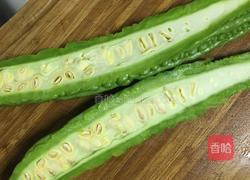 苦瓜炒鸡蛋的做法图解2