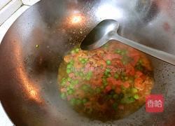 虾仁豌豆粒炒饭的做法图解5