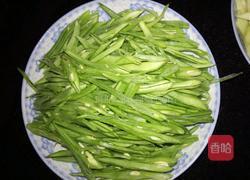 四季豆炒腊肉的做法图解1
