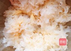 红枣枸杞银耳羹的做法图解1