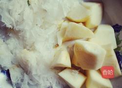 黑米银耳水果粥的做法图解2