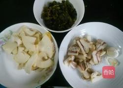 腊肉酸菜炒春笋的做法图解3