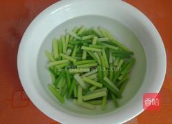 肉丝炒蒜苔的做法图解4