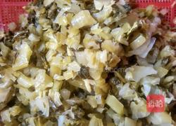 牛肉炒酸菜的做法图解2