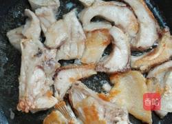 鱼腩焖豆腐的做法图解3
