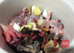 蘑菇鸡汤的做法图解1