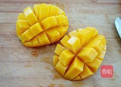 芒果椰奶西米露的做法图解3