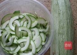 西葫芦肉包子的做法图解4