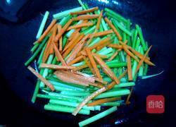 蒜苔炒腊肠的做法图解5