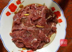牛肉炒咸菜的做法图解1