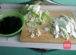木耳白菜片的做法图解1