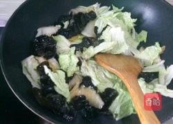 木耳白菜片的做法图解4