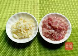 蒜香肉沫淋小白菜的做法图解2