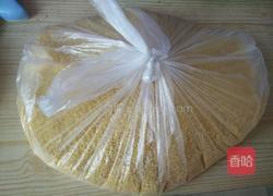 红颜核桃小米养颜米糊的做法图解1