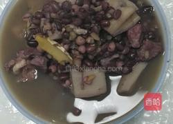 小红豆薏米莲藕汤的做法图解5