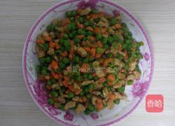 豌豆粒炒肉丁的做法圖解3