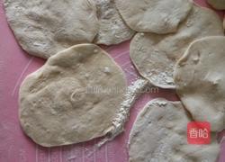 猪肉元葱胡萝卜包子的做法图解13