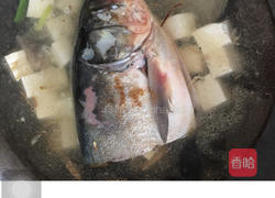 清炖豆腐鱼头汤的做法图解1