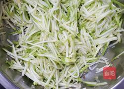 西葫芦糊塌子的做法图解1