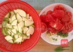 番茄炖西葫芦的做法图解2