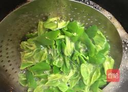 杏鲍菇炒肉片的做法图解3